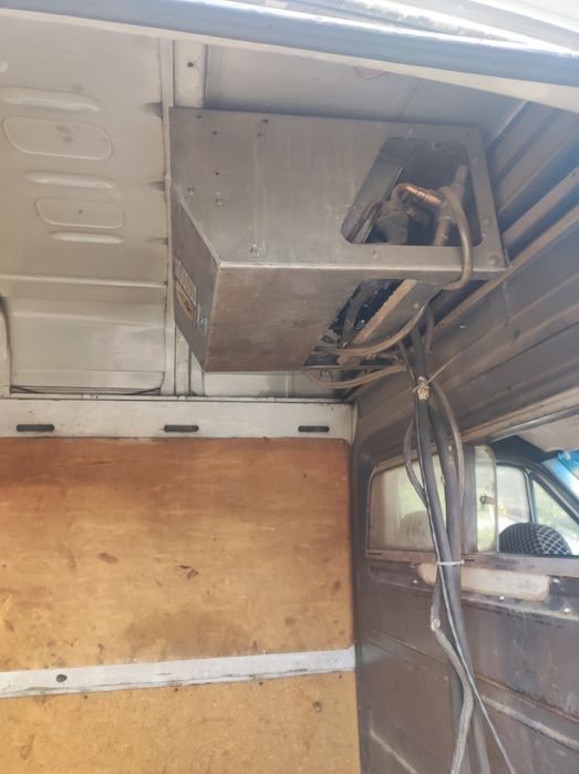 Продам Мерседес Спринтер 208D