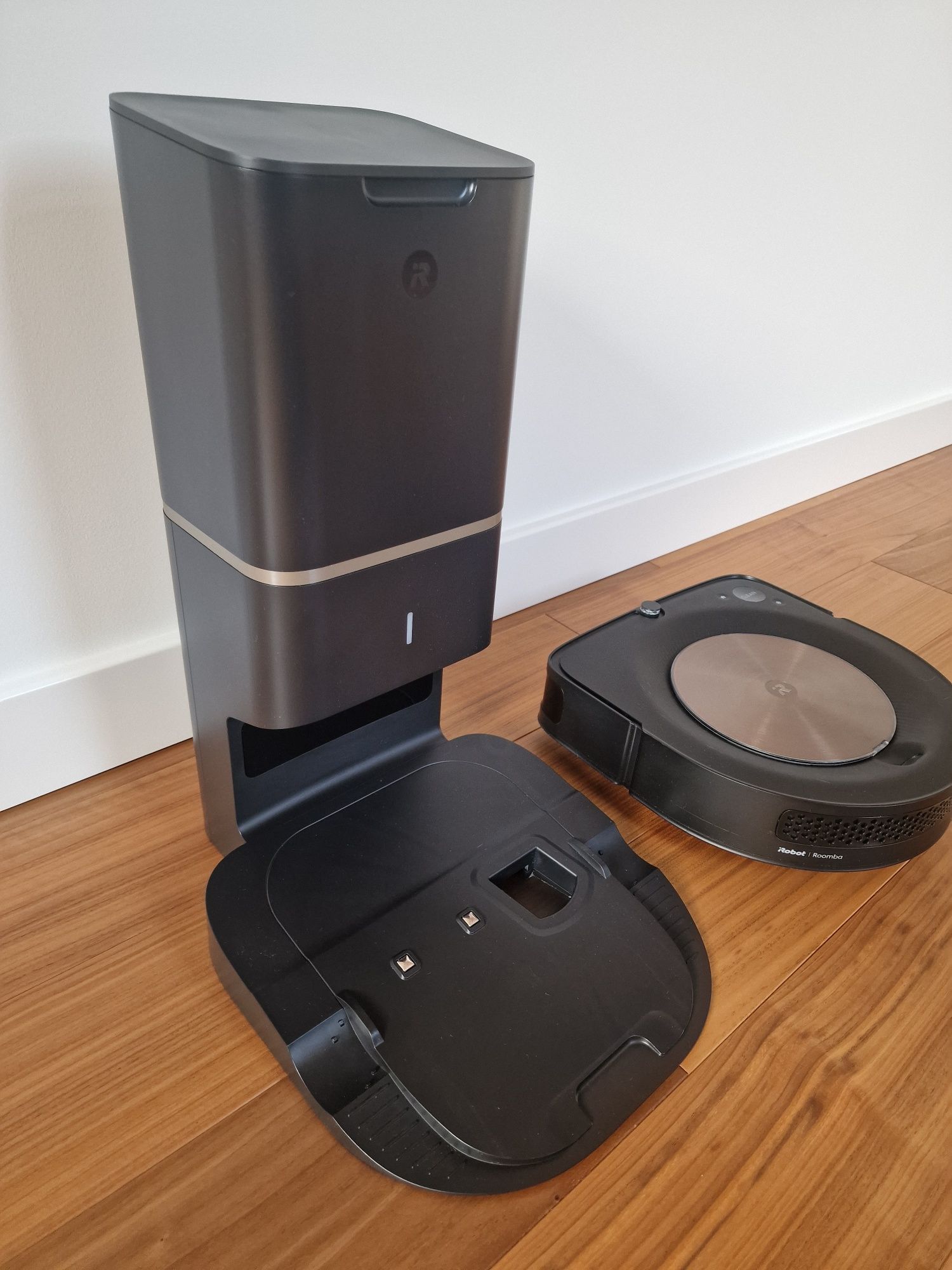 Odkurzacz Roomba s9+ ze stacją dokującą automatyczny, auto opróźnianie