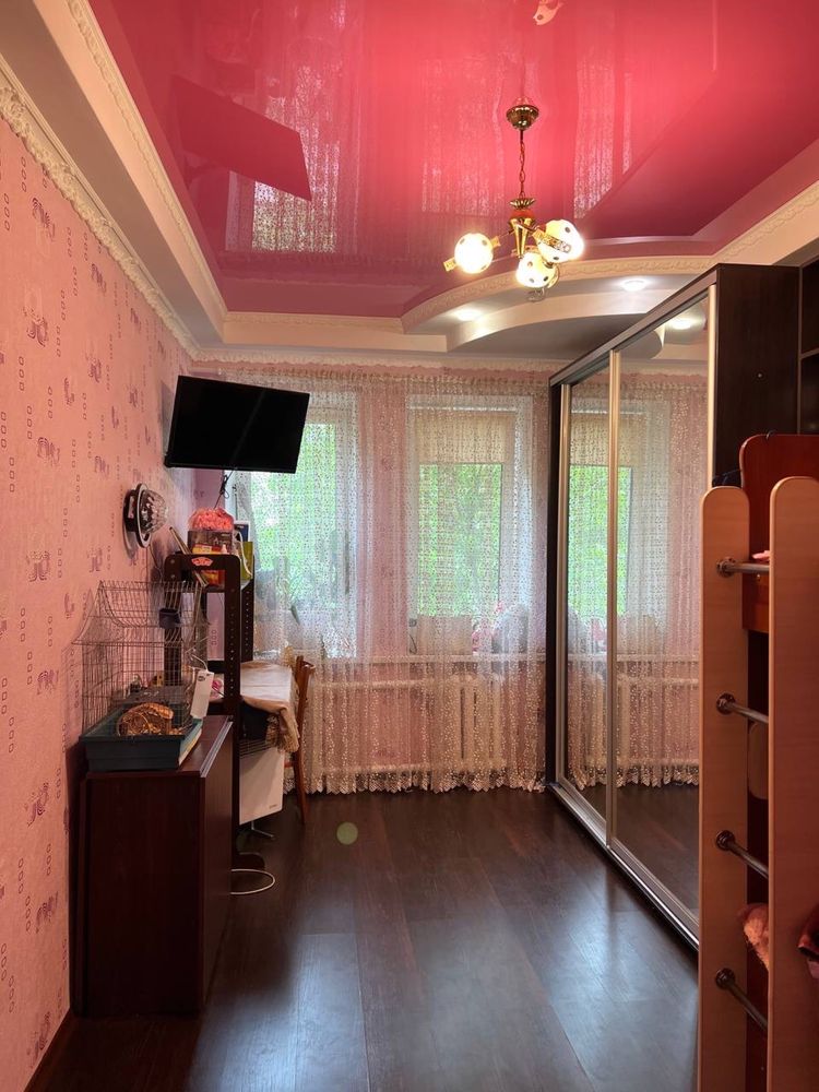 Продаж 2к по вул. Артилеристістів. Карачуни