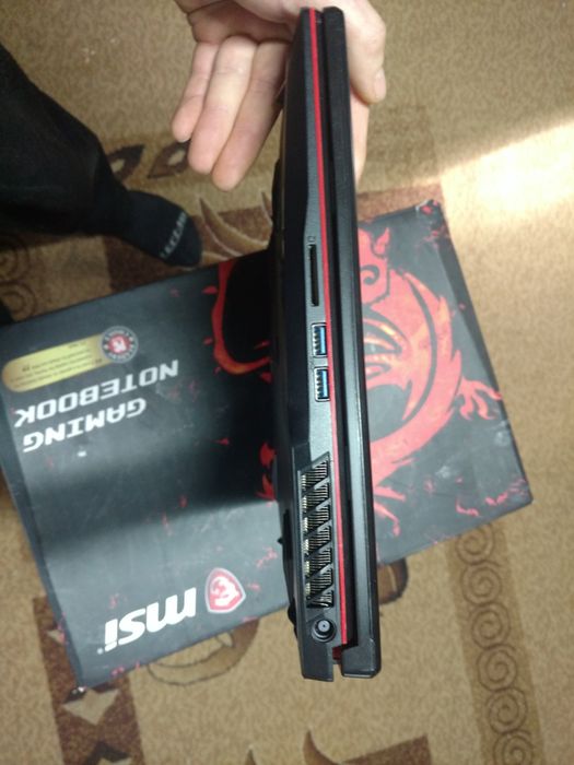 Ігровий ноутбук msi ge73 8re.
