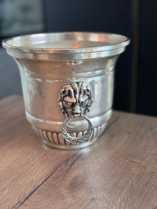 Balde de Gelo Vintage em Metal Prateado – Alças Cabeça de Leão