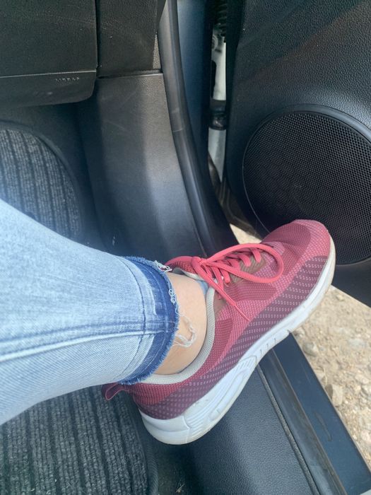 Кроссовки женские розовые