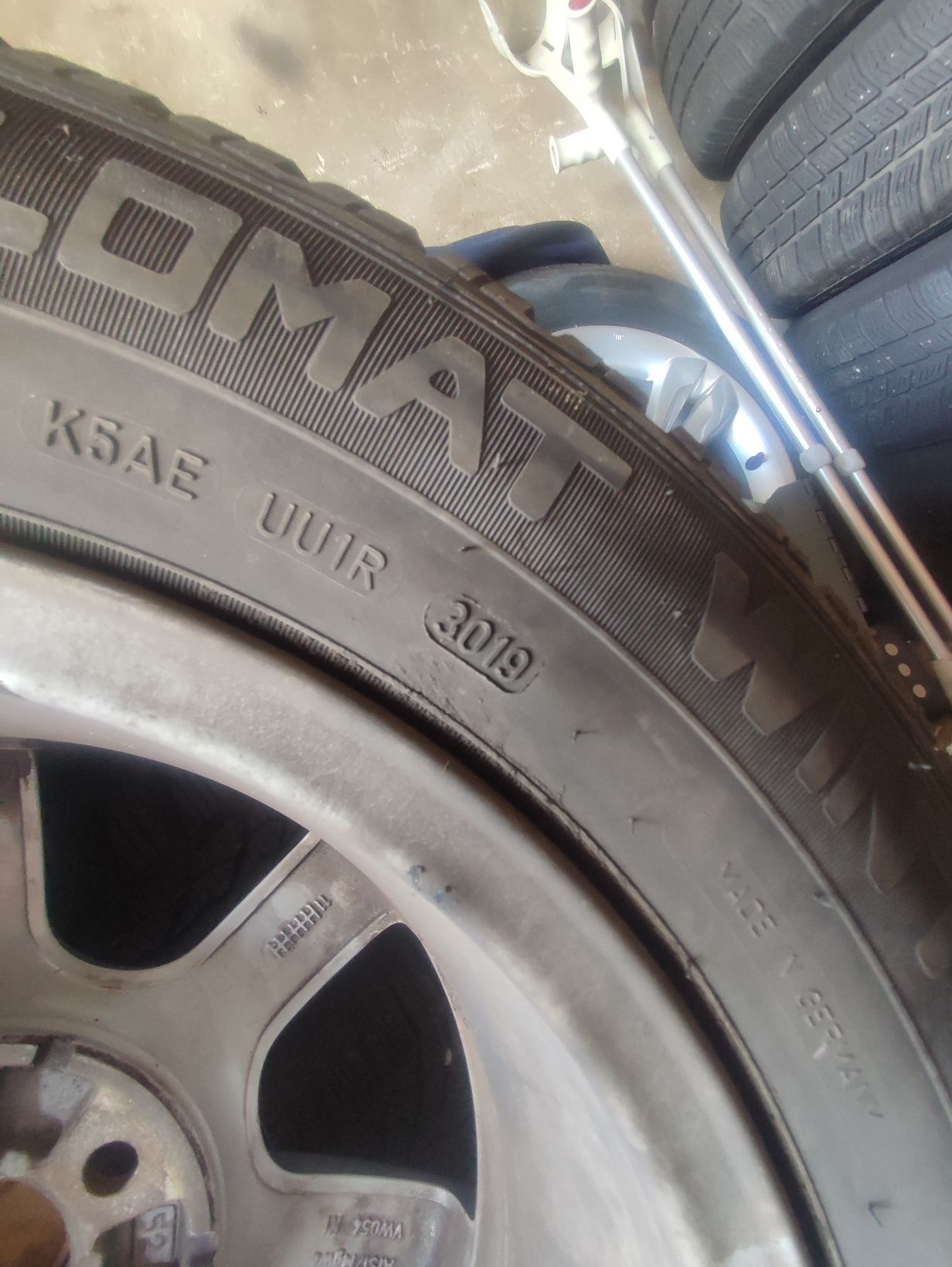 Felgi Aluminiowe z oponami zimowymi 15" 5x100 VW Audi Skoda