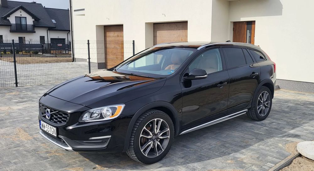 Volvo V60 Cross Country 2.5 T5 254KM AWD bogato wyposażony