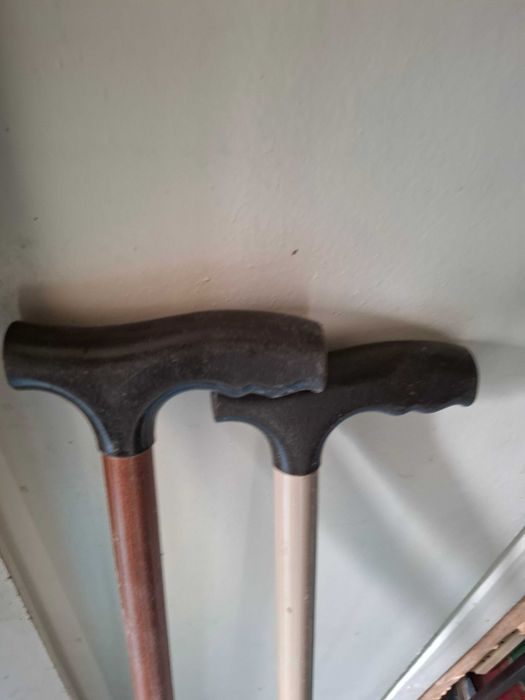 Трость для хотьбы.