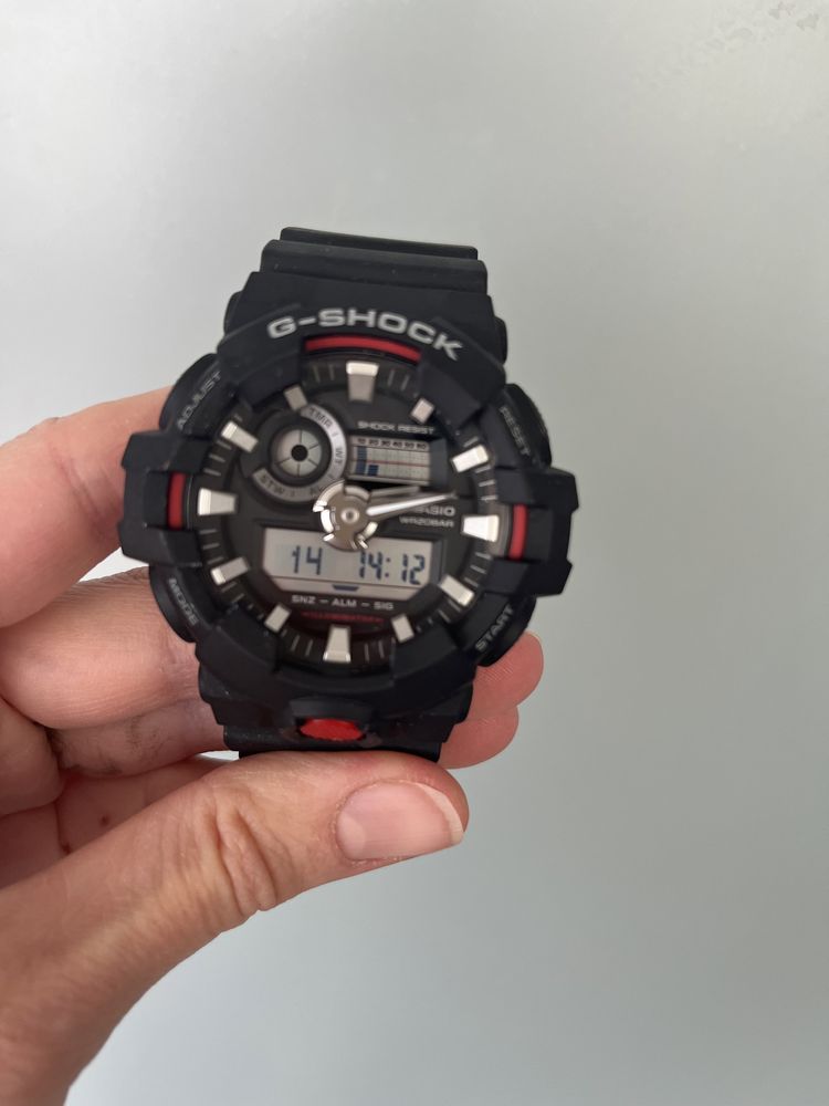 Противоударные часы Casio G-Shock GA-700-1A