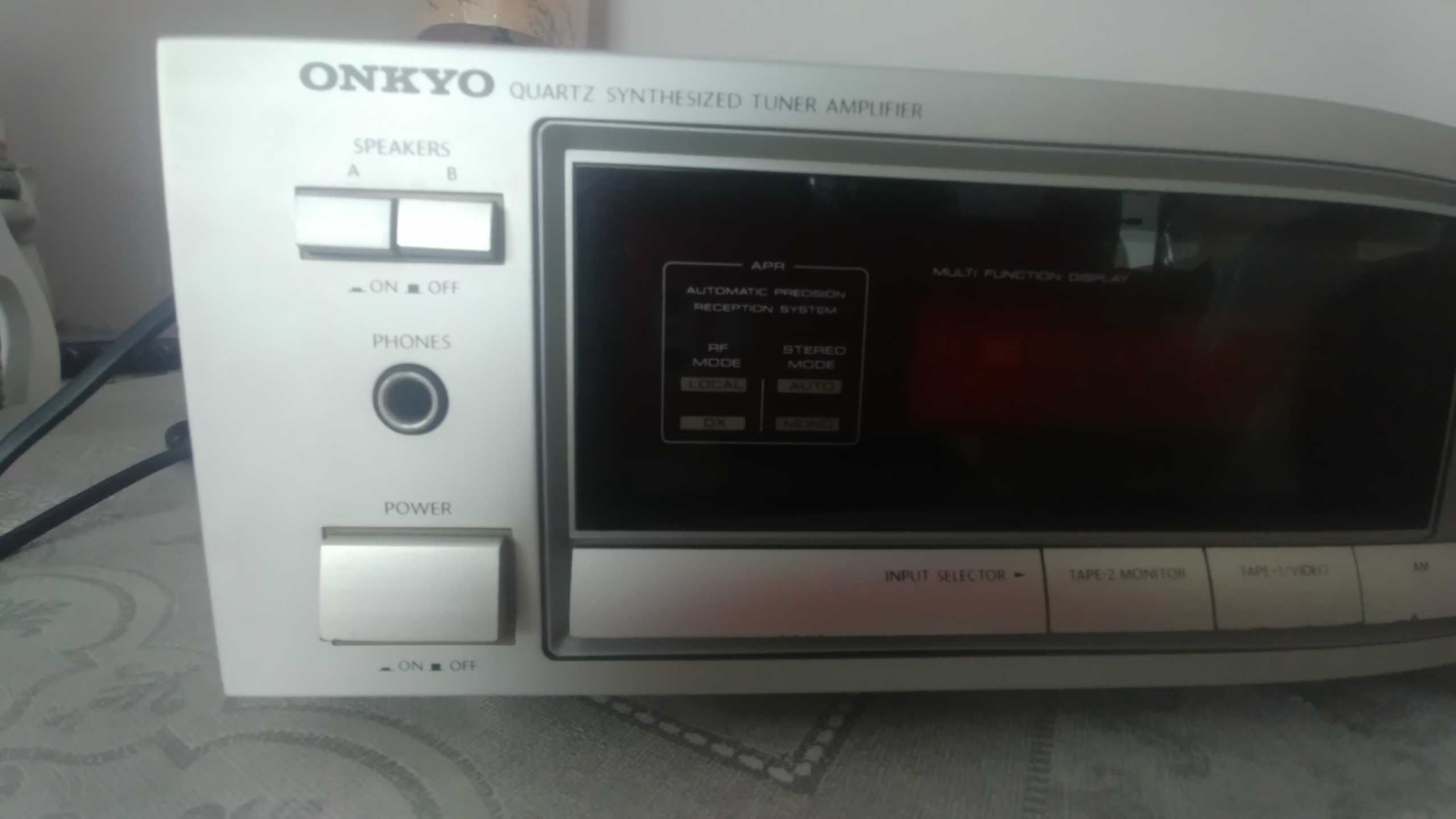 Amplituner ONKYO