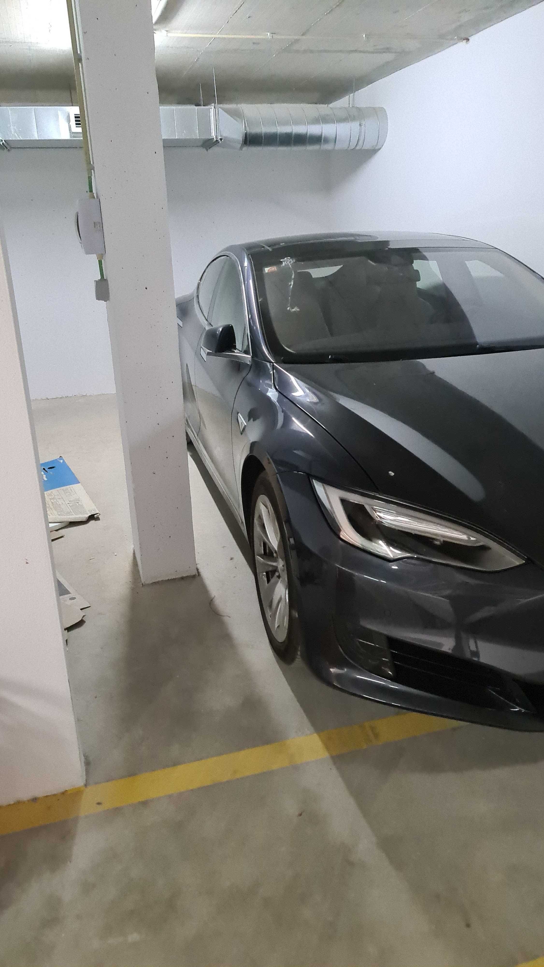 Tesla Model S 75 Free Charging 2016
