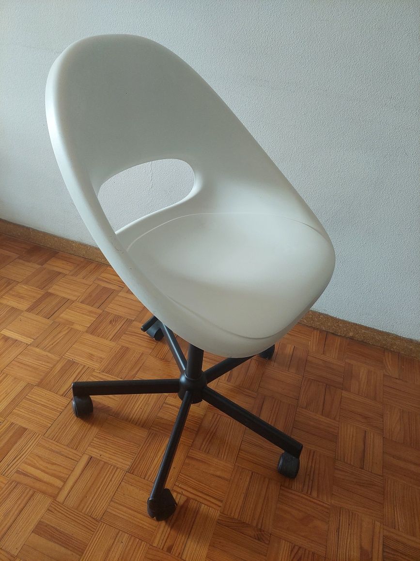 Cadeira secretária