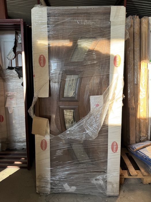 drzwi zewnętrzne, metalowe Mikea 90 ocieplane Lima orzech