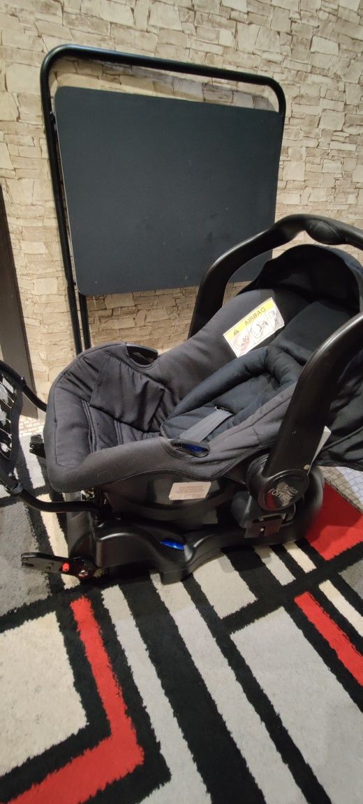 Продам автолюльку Britax Romer Primo