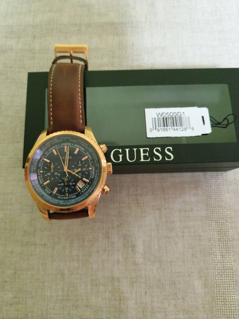 Продам мужские часы Guess W0500G1