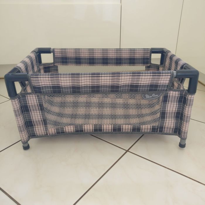 Łóżeczko turystyczne i nosidełko dla lalek