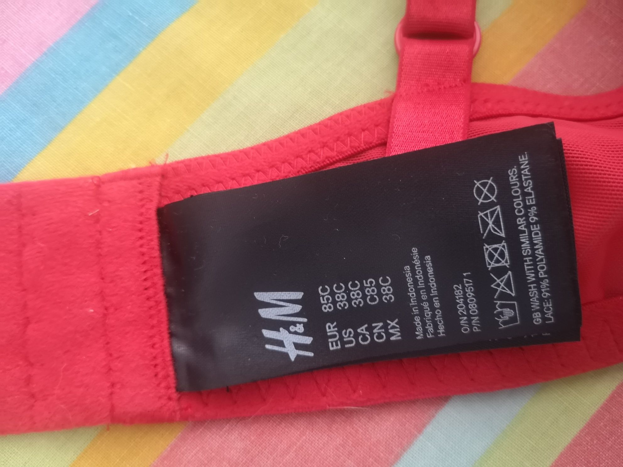 Śliczny nowy biustonosz 85c H&M