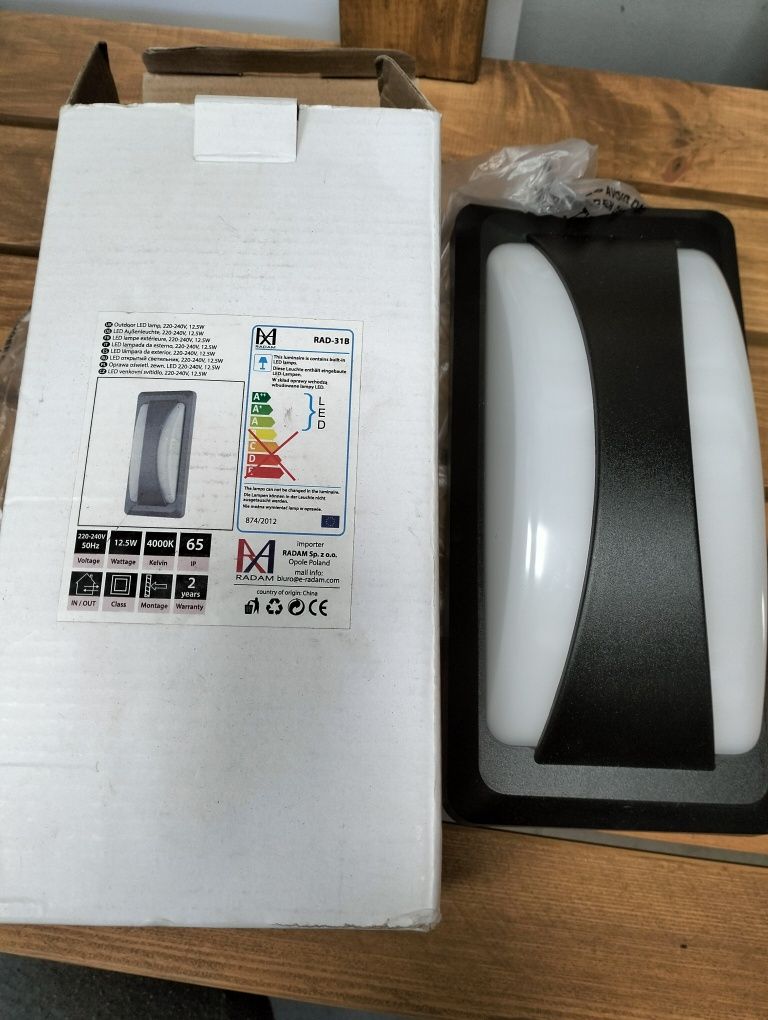 Lampa zewnętrzna LED 230V 12,5W