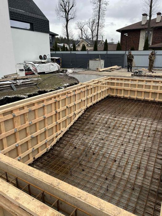 Будівництво басейну  ( залізобетонна чаша)