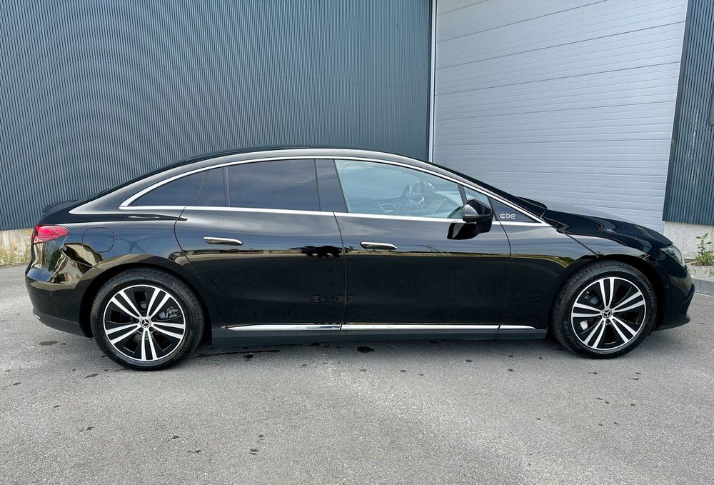Mercedes-Benz EQE 300 Edition Electric Art
