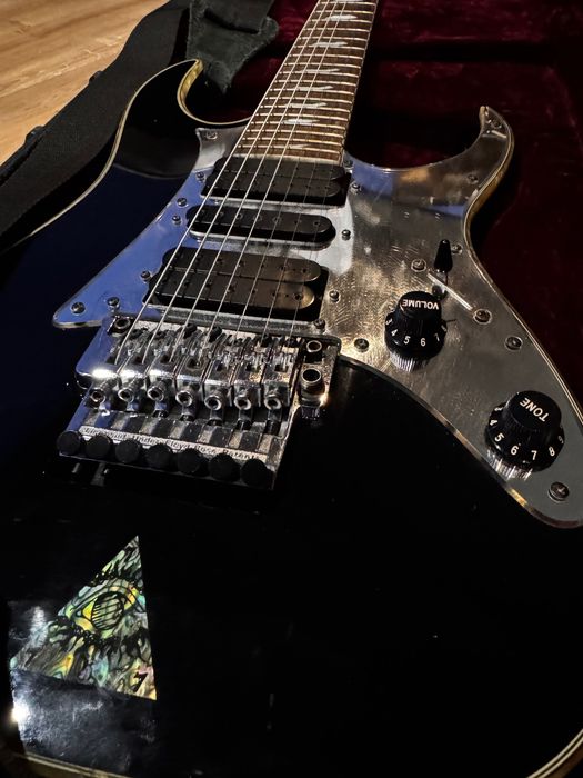 Ibanez universe uv777