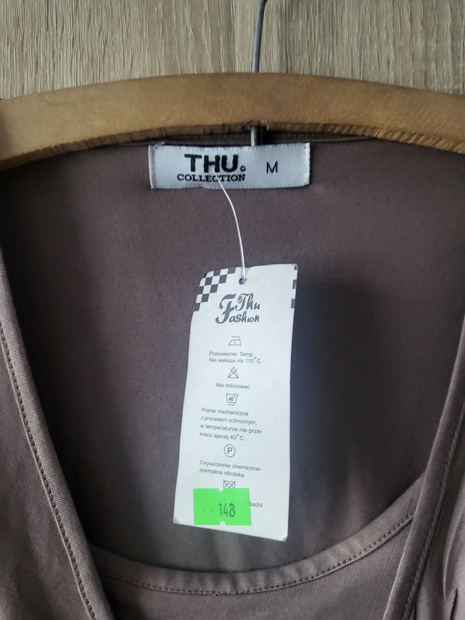 Śliczna bluzka brązowa z aplikacją Thu collection