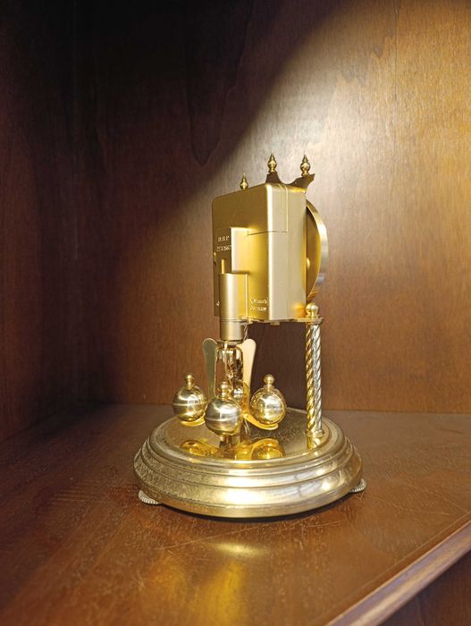 Relógio antigo de lareira