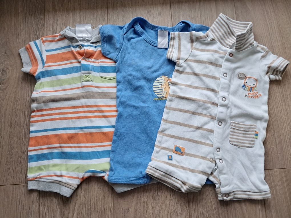 3x Rampersy na lato dla chłopca 68 . Stan bardzo dobry. Normalne ślady