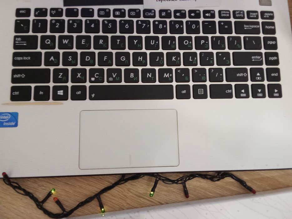 Продам ноутбук состояние 8/10 свеженький,ухожен