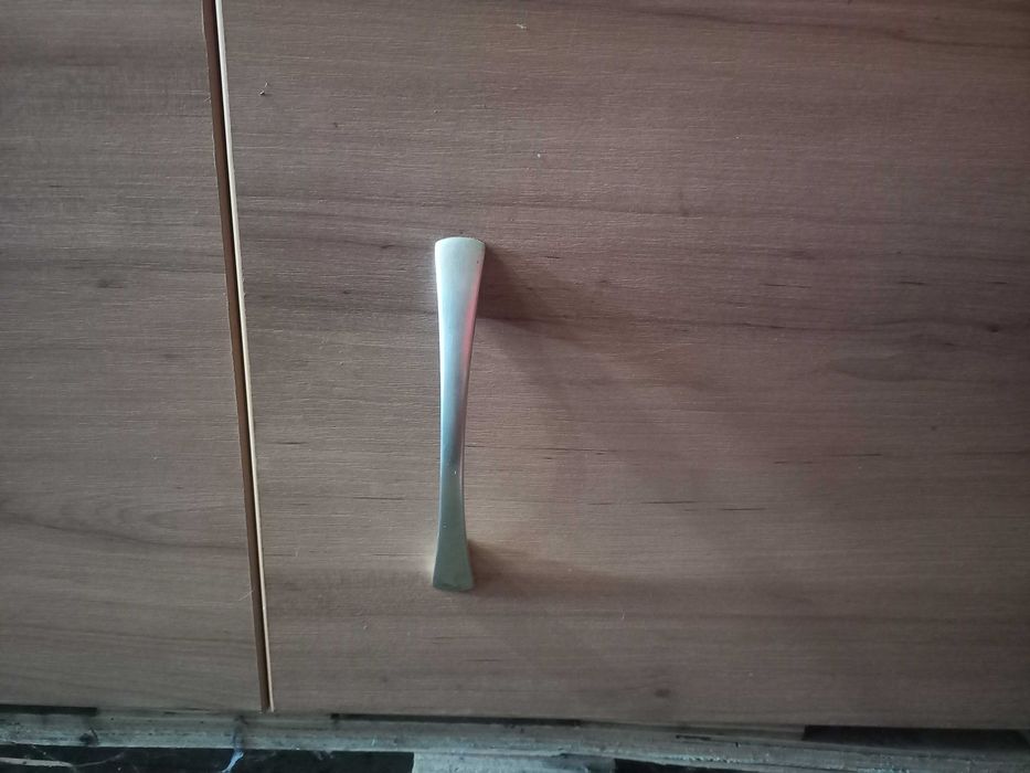 Кухонный навесной шкаф