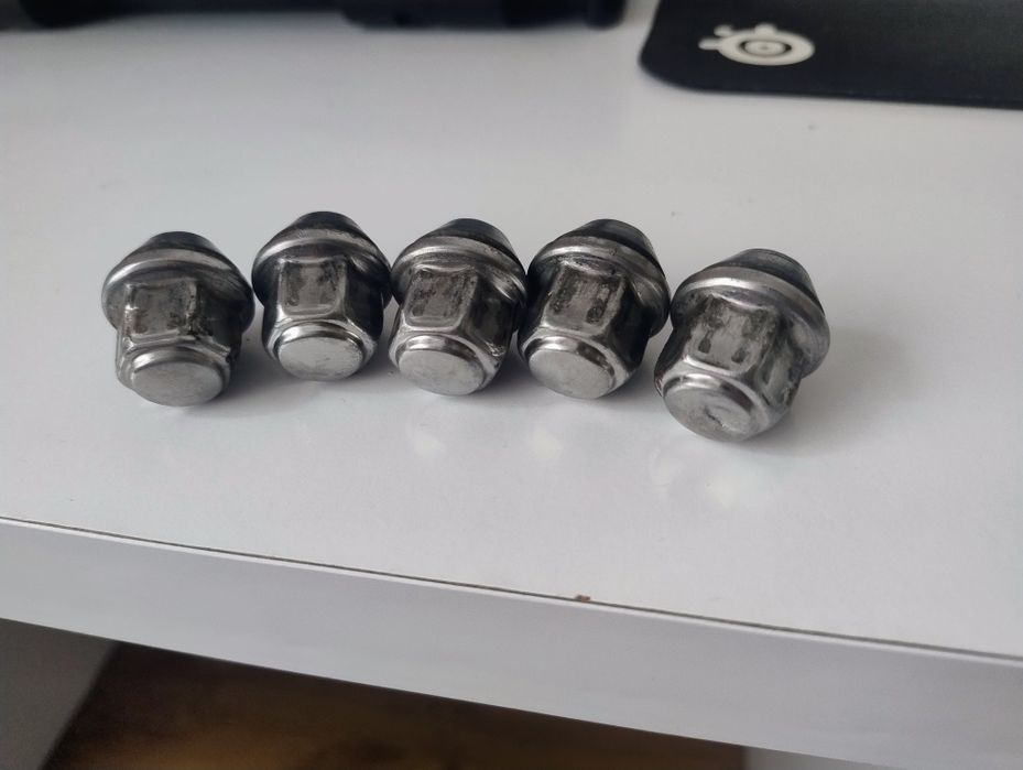 Nakrętki do alufelg ford 20 sztuk