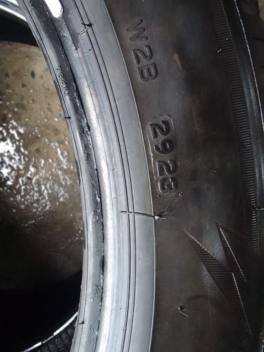 Cena za 2 Opony zimowe 235/45r18 BRIDGESTONE 2023r