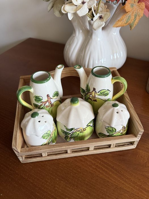 Zestaw do przypraw solniczka pieprzniczka cukierniczka dzbanek dzbanki