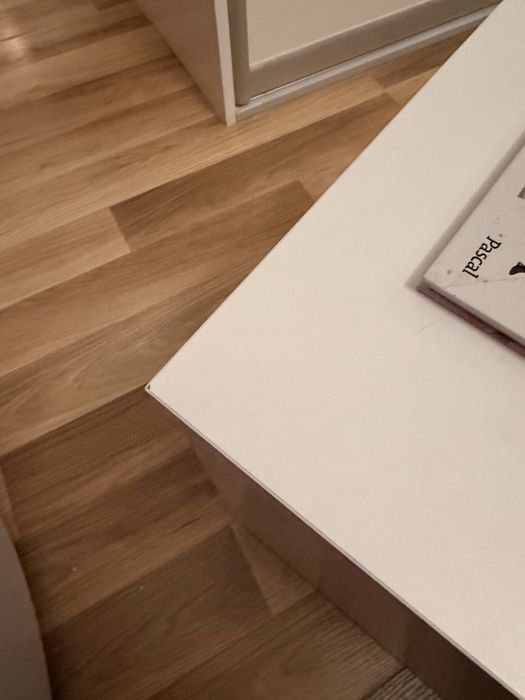 Biała szafka rtv + led