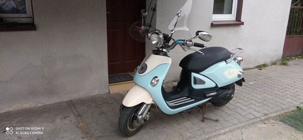 Skuter ZNEN styl Retro poj 50 (czterosów)