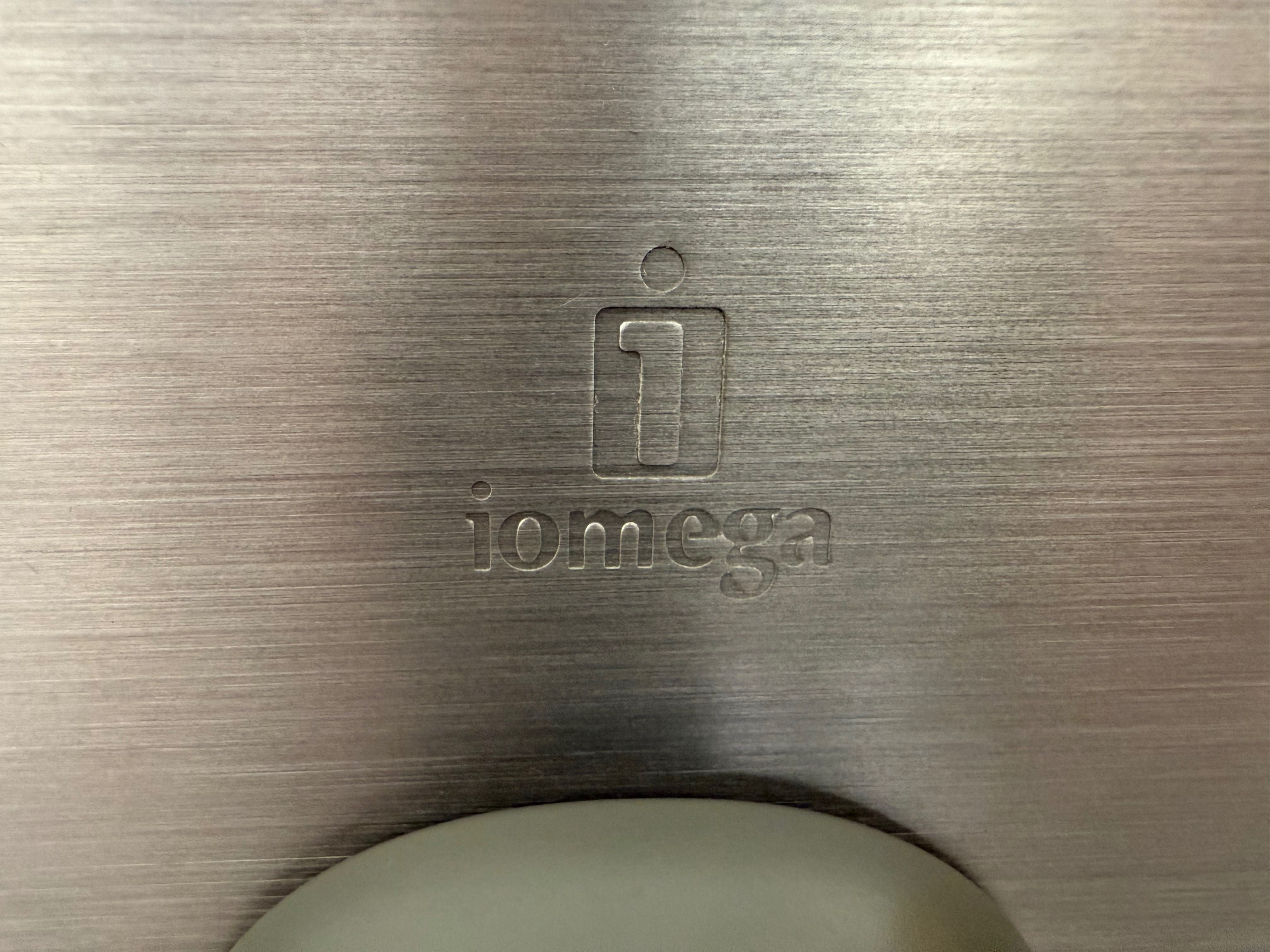 Disco externo Iomega 1 TB USB