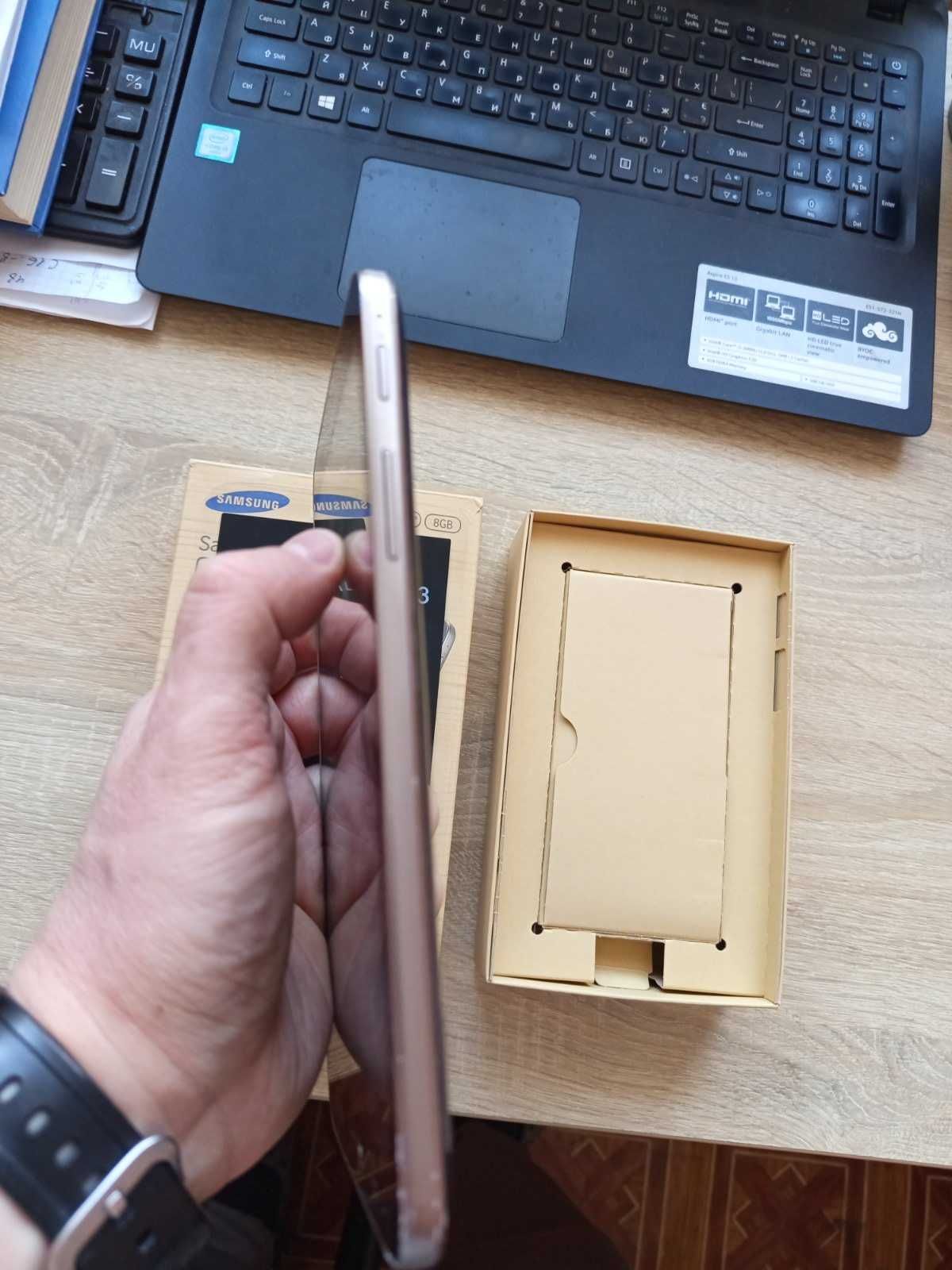 Планшет Samsung Galaxy Tab 3   SM-T210   8Gb 7"