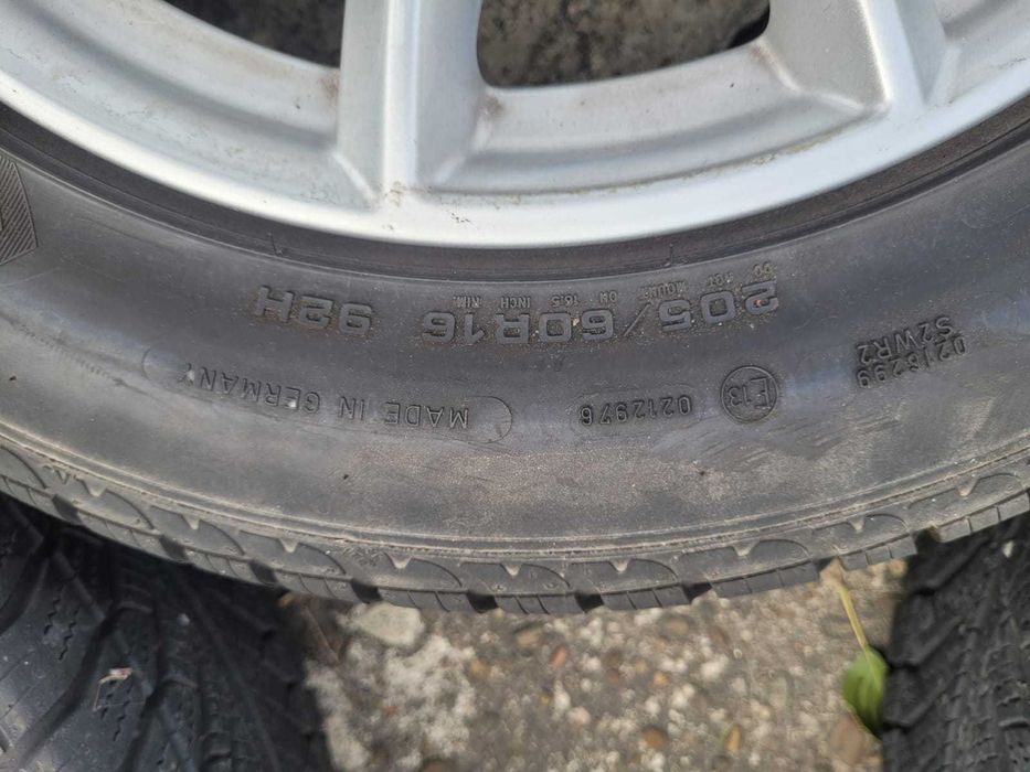 kola bmw 5x112 16 cal 7j et 52  205/60/16 goodyear 92h