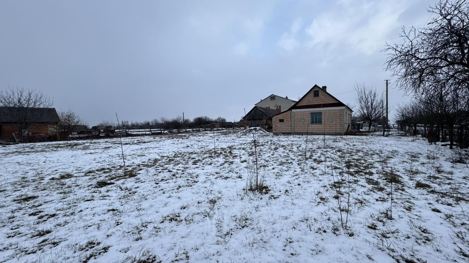 Продаж цегляного будинку