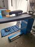 Mesa de passar a ferro com braco