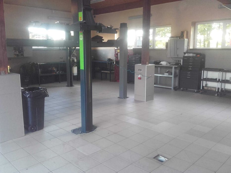 Duża działka z warsztatem i mieszkaniem w centrum Trzebielina