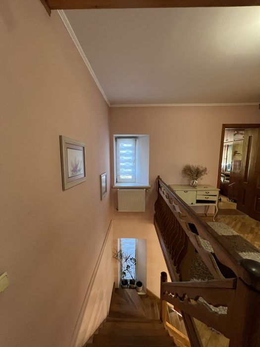 Півособняк із земельною ділянкою поруч центру міста