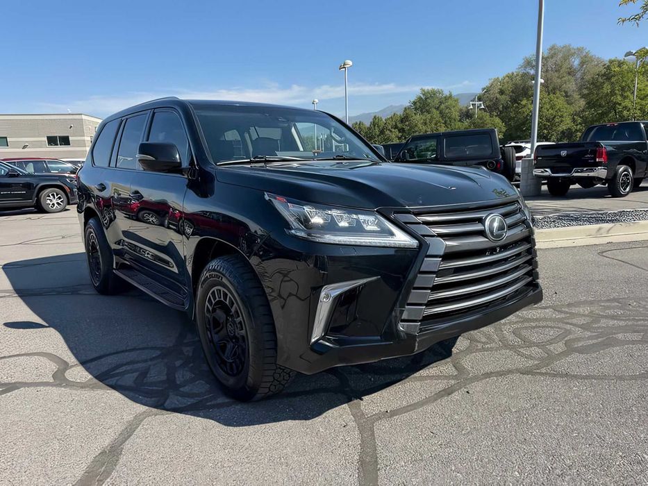Lexus LX 570      2017