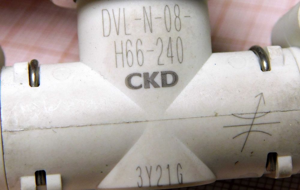 Zawór iglicowy z pokrętłem DVL N 08 H66 240 CKD [0CM]8