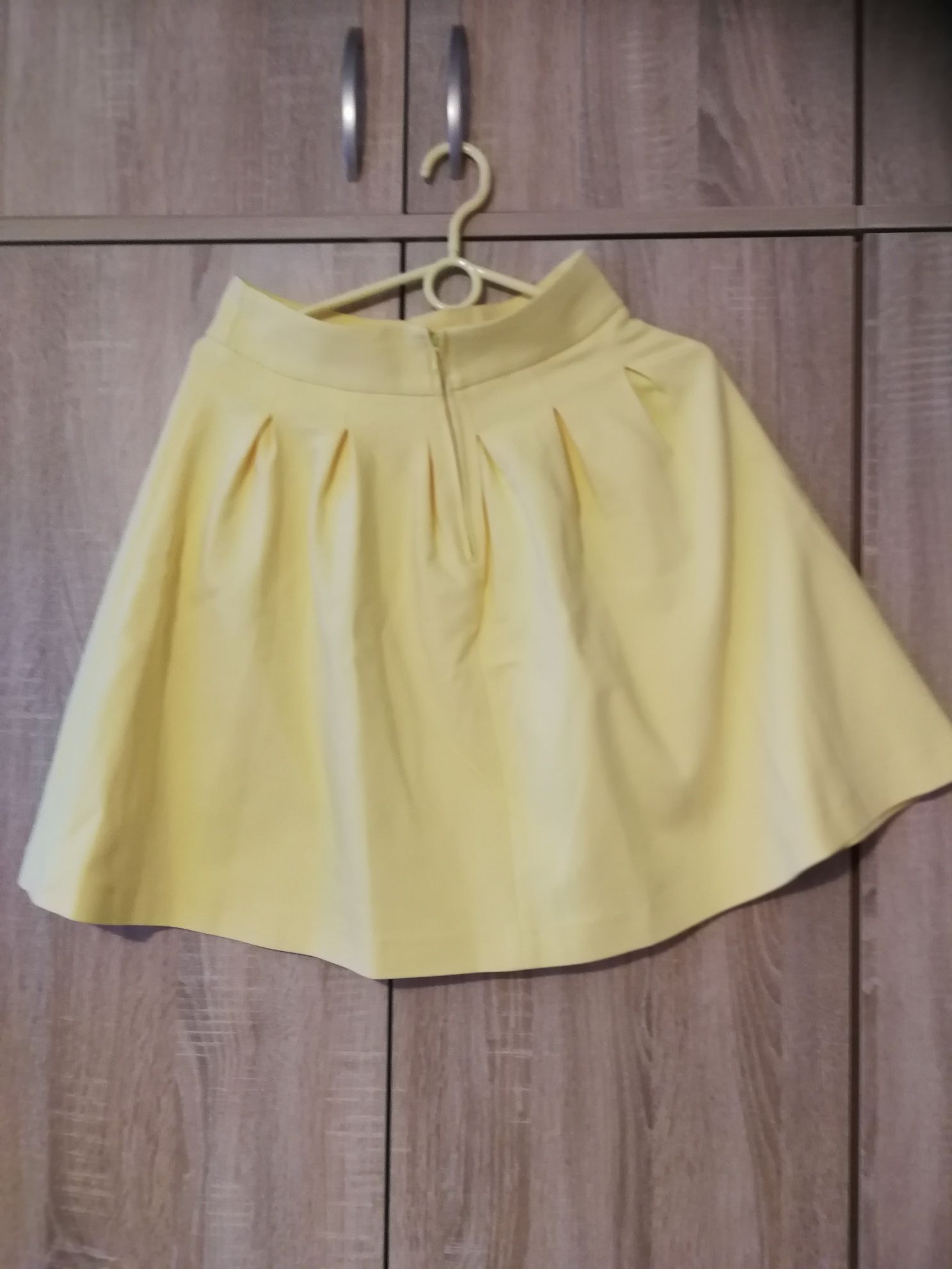 Spódnica Orsay w wiosennym ciepłym żółtym kolorze