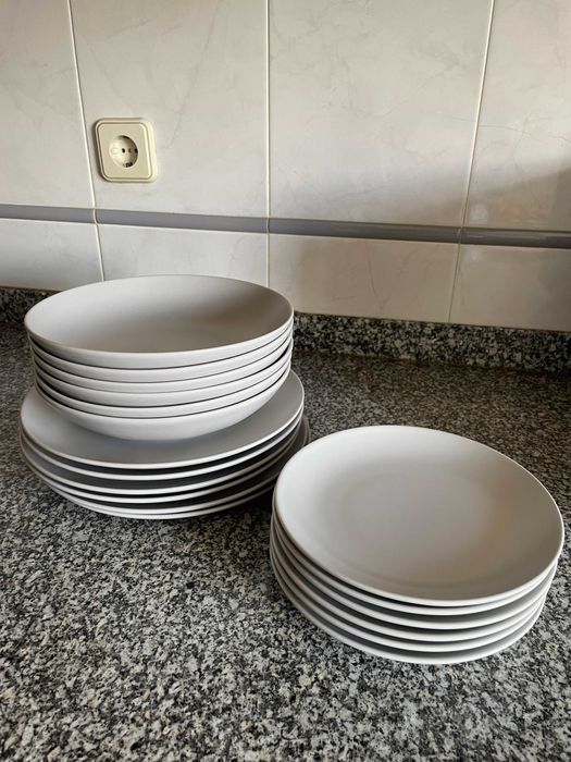 Serviço IKEA FÄRGKLAR 18 pçs mate cinz clr