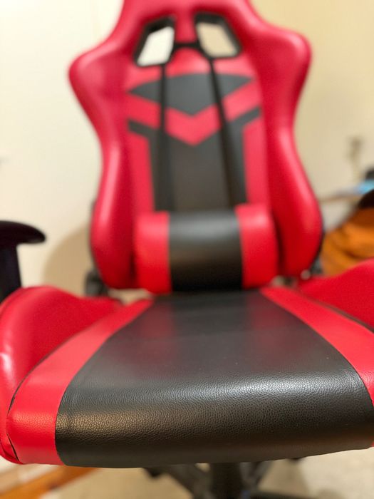 Cadeira Gamer NPLAY vermelha e preto -Até 130 kg – Impecável