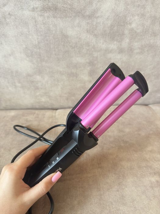 Потрійна плойка-щипці, для створення укладки з природніми хвильками.