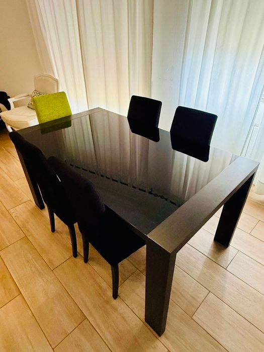 Conjunto de mesa Antarte e 6 cadeiras