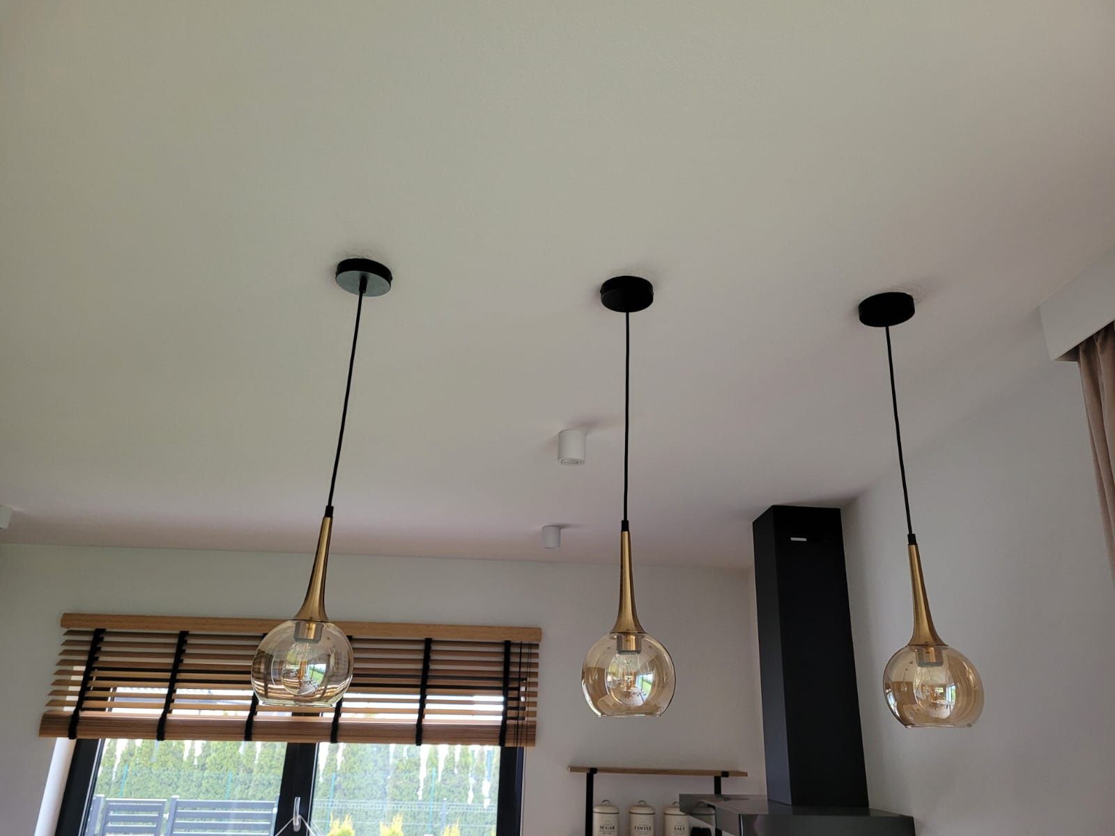 Lampy wiszące,pojedyńcze Italux Favera w idealnym stanie.