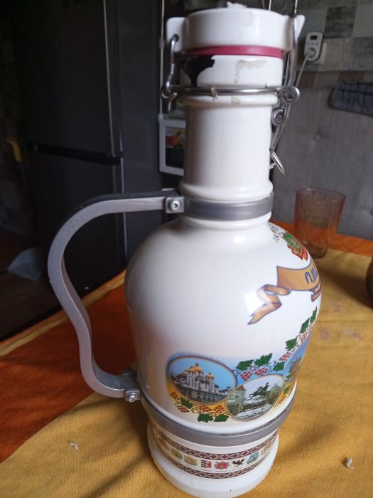 Красивая коллекционная бутылка Рідна Україна