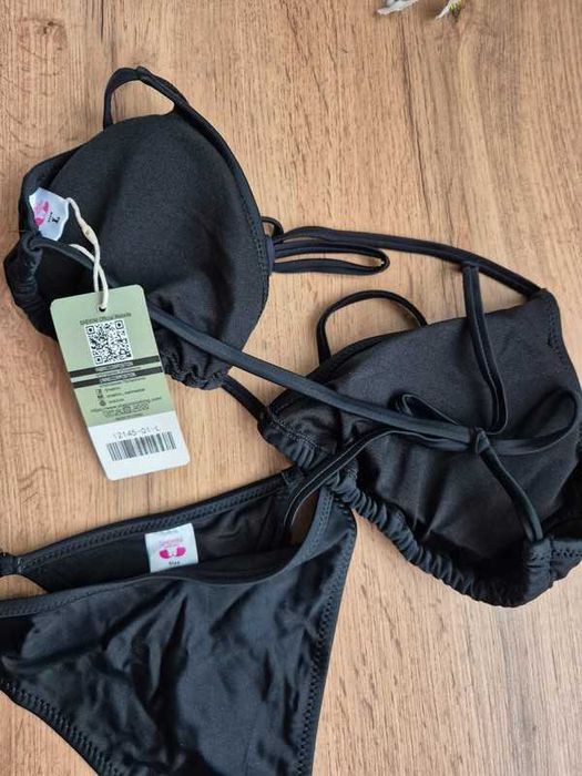 Czarny strój kąpielowy L 40 Shekini