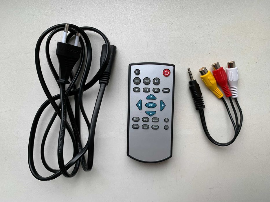 Продаж. НОВИЙ Проектор Unic UC68